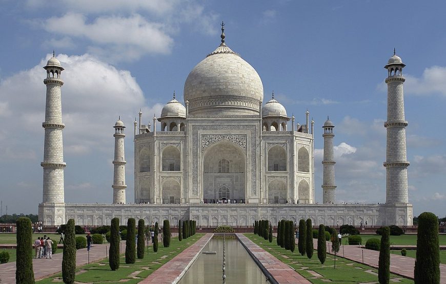 Delhi To Agra 1-Day Tour By AC Bus